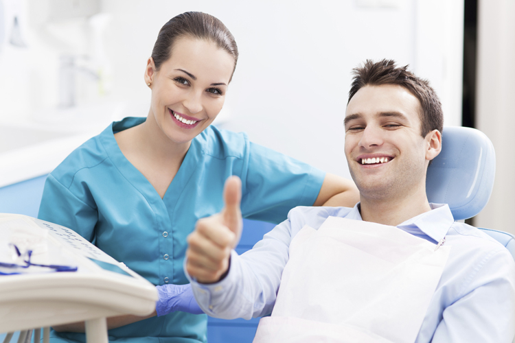Los implantes dentales no causan dolor