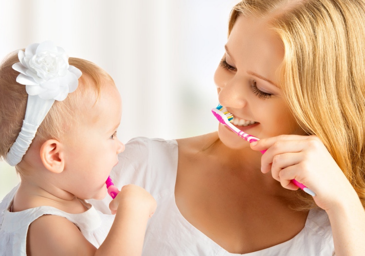 El cepillado de dientes en el bebe - Perioss Centro Dental